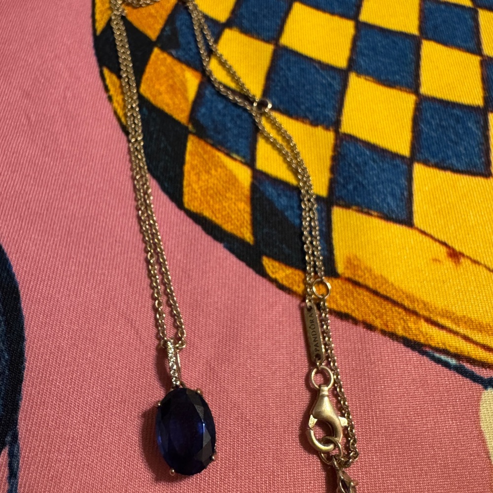 Elegant Blue Pendant Necklace